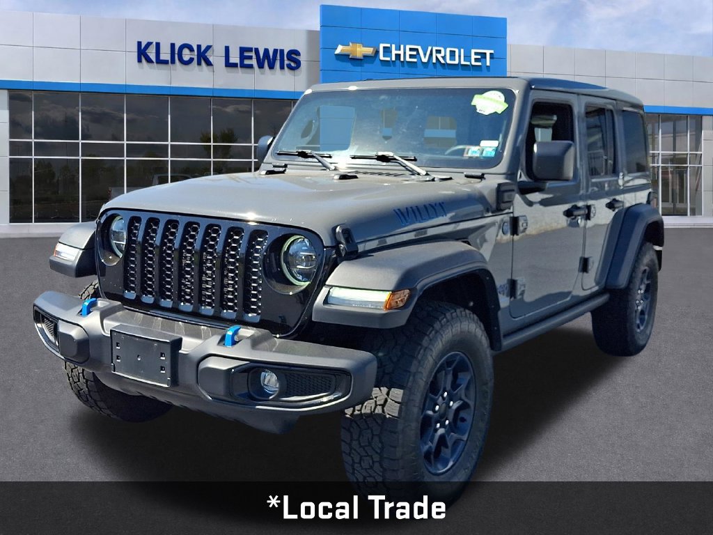 Used 2023 Jeep Wrangler Unlimited w/ Sun & Screen Package AWD/4WD image 3