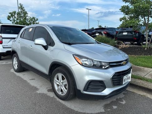 Used 2022 Chevrolet Trax LS w/ Tint and Cruise Package FWD image 2