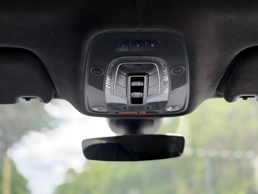 Used 2019 Bentley Bentayga AWD/4WD image 51
