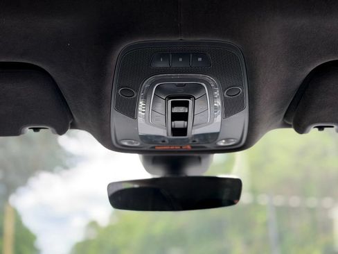 Used 2019 Bentley Bentayga AWD/4WD image 51