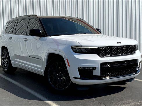 Used 2025 Jeep Grand Cherokee L Summit image 2