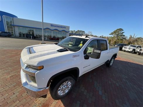 Used 2021 Chevrolet Silverado 2500 LT w/ Convenience Package image 11
