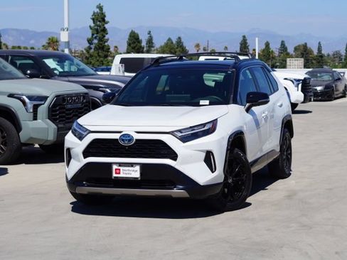 Used 2023 Toyota RAV4 XSE AWD/4WD image 5