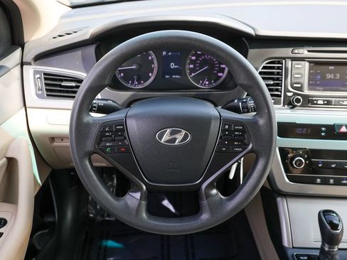 Used 2015 Hyundai Sonata SE w/ Option Group 09 FWD image 8
