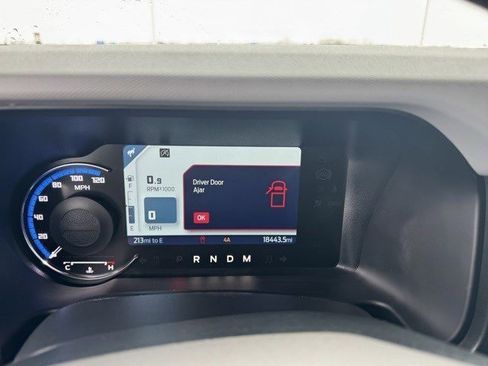 Used 2023 Ford Bronco Badlands image 12