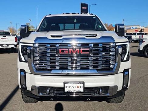 Used 2025 GMC Sierra 2500 Denali AWD/4WD image 3