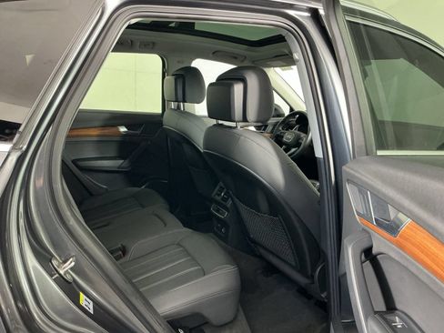 Used 2021 Audi Q5 e Premium w/ Convenience Package AWD/4WD image 19
