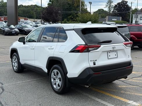 Used 2022 Toyota RAV4 LE AWD/4WD image 3