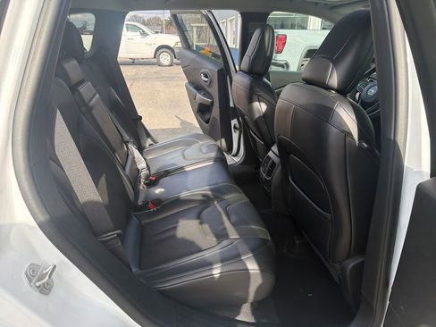 Used 2019 Jeep Cherokee Limited w/ Safetytec Group image 30