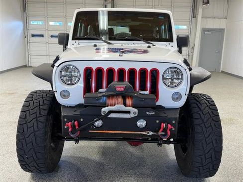 Used 2015 Jeep Wrangler Rubicon AWD/4WD image 7