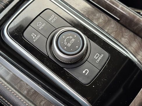 Used 2022 Nissan Armada Platinum w/ Captain's Chairs Package image 23