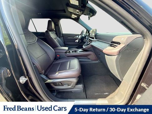 Used 2025 Ford Explorer Platinum w/ LUX Leather Package AWD/4WD image 32