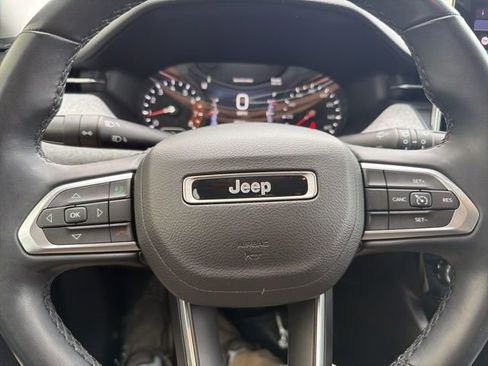 Used 2022 Jeep Compass Latitude AWD/4WD image 16