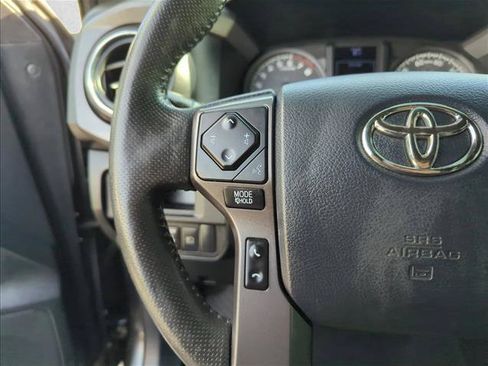 Used 2019 Toyota Tacoma TRD Sport w/ Technology Package RWD image 17
