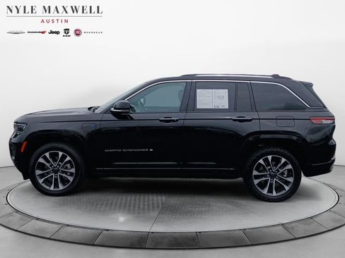Used 2022 Jeep Grand Cherokee Overland w/ Advanced Protech Group III AWD/4WD image 13