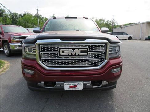 Used 2016 GMC Sierra 1500 Denali w/ Enhanced Driver Alert Package AWD/4WD image 17