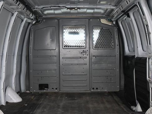 Used 2019 Chevrolet Express 2500 image 30