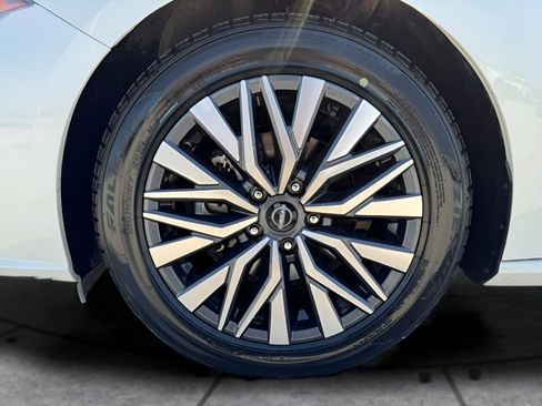 Used 2023 Nissan Altima 2.5 SV image 30