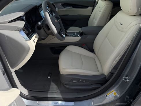New 2025 Cadillac XT6 Premium Luxury w/ LPO, Floor Liner Package image 4
