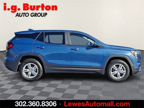 Used 2024 GMC Terrain SLE image 7