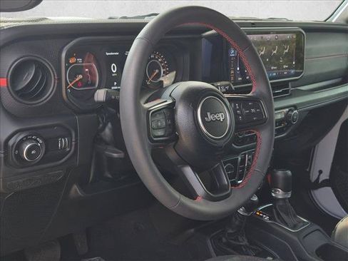 Used 2024 Jeep Wrangler Unlimited Rubicon w/ Technology Group AWD/4WD image 10