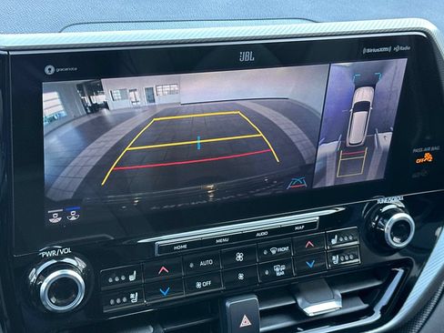 Certified 2021 Toyota Highlander Platinum AWD/4WD image 20