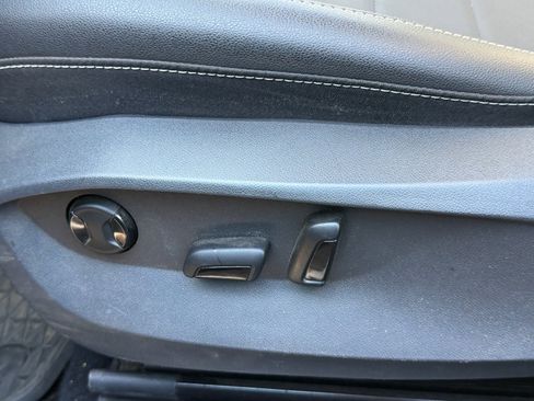 Used 2022 Volkswagen Taos SE image 12