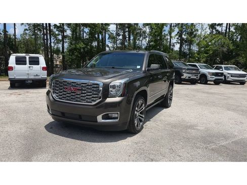 Used 2019 GMC Yukon Denali w/ Denali Ultimate Package AWD/4WD image 4