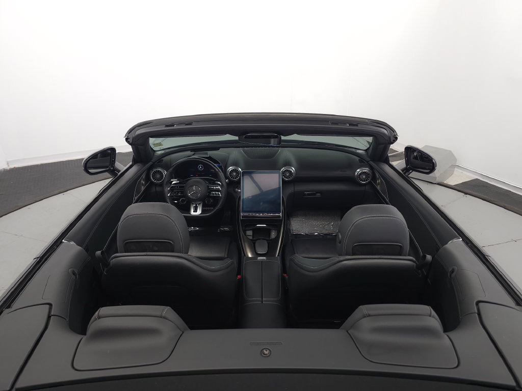 Used 2022 Mercedes-Benz SL 63 AMG 4MATIC w/ AMG Aerodynamic Package image 26