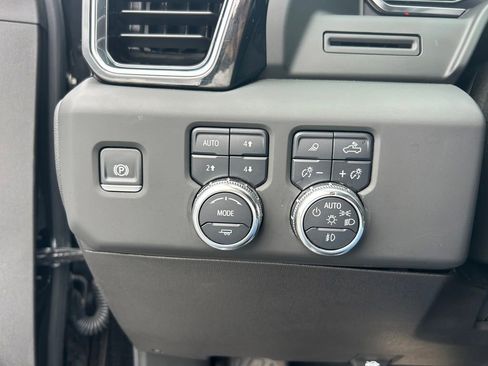 Used 2025 GMC Sierra 2500 Denali AWD/4WD image 8
