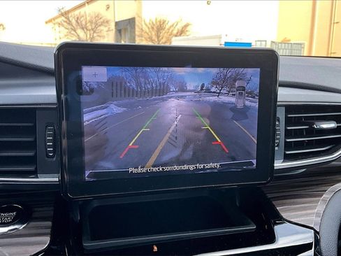 Used 2023 Ford Explorer Limited image 21