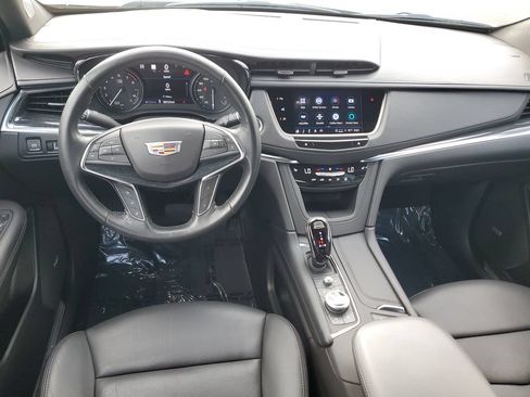 Certified 2024 Cadillac XT5 Premium Luxury w/ Technology Package AWD/4WD image 17