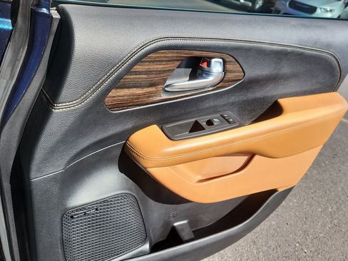 Used 2023 Chrysler Pacifica Pinnacle image 15