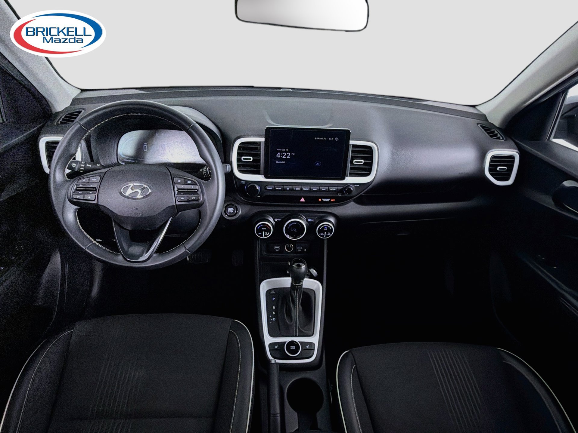 Used 2024 Hyundai Venue Limited FWD image 16