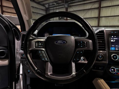 Used 2019 Ford Expedition Platinum image 29