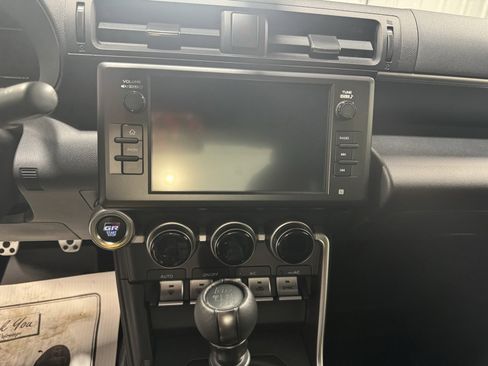 New 2025 Toyota GR86 Premium w/ GR Wheel Package (TMS image 19