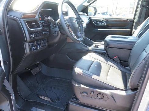 Used 2024 Chevrolet Tahoe High Country AWD/4WD image 11