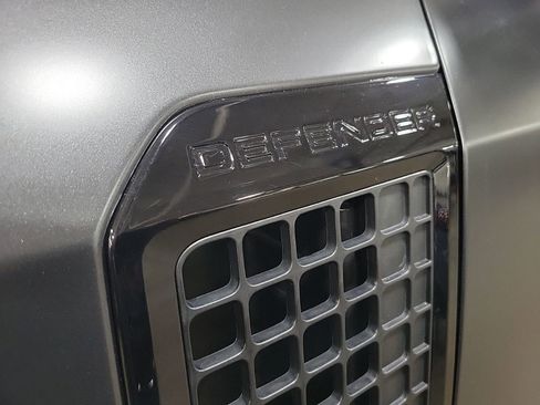 Used 2024 Land Rover Defender 110 X image 34