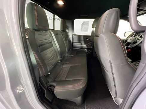 Used 2025 Nissan Frontier PRO-4X AWD/4WD image 18