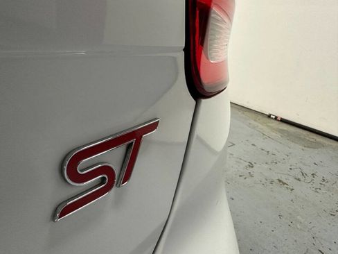 Used 2016 Ford Focus ST image 25