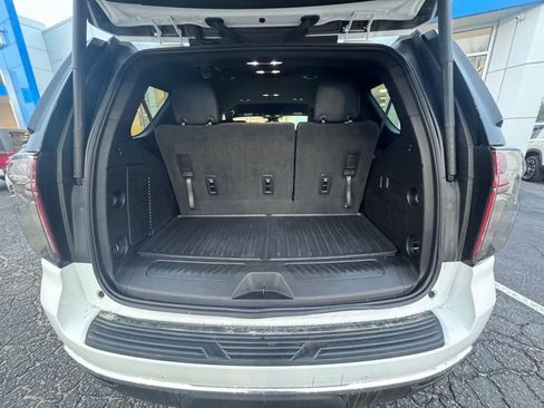 Used 2023 Chevrolet Tahoe LT image 3