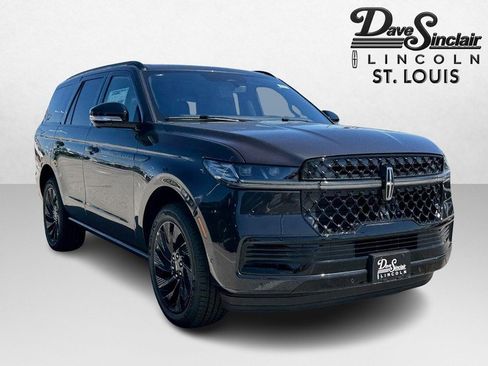 New 2025 Lincoln Navigator Reserve w/ Jet Appearance Package image 3