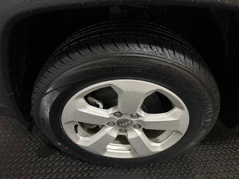 Certified 2021 Jeep Compass Latitude image 8