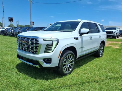 New 2026 GMC Yukon Denali w/ Denali Reserve Package AWD/4WD image 3