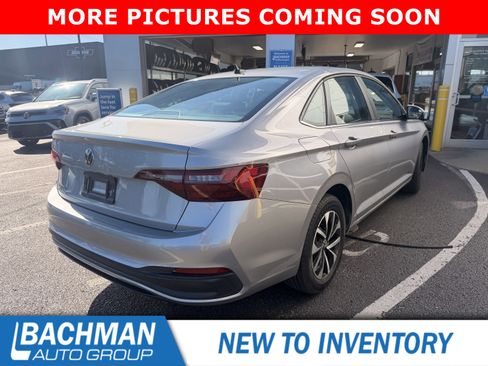Used 2023 Volkswagen Jetta S w/ Driver Assistance Package FWD image 5