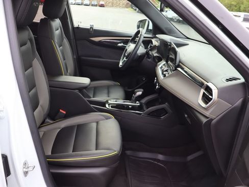 Used 2024 Chevrolet TrailBlazer ACTIV w/ Convenience Package AWD/4WD image 17
