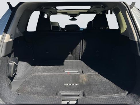 Used 2024 Nissan Rogue SL w/ SL Premium Package image 29