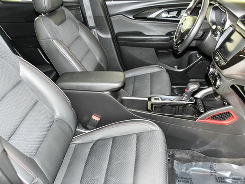 Used 2021 Chevrolet TrailBlazer RS w/ Sun and Liftgate Package image 42