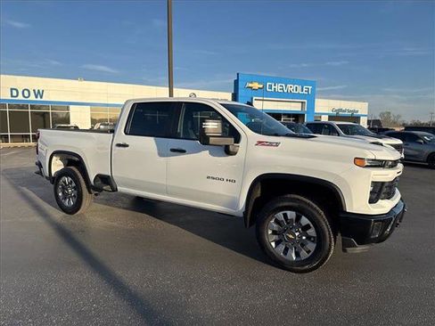 Used 2024 Chevrolet Silverado 2500 Custom w/ Custom Convenience Package image 5