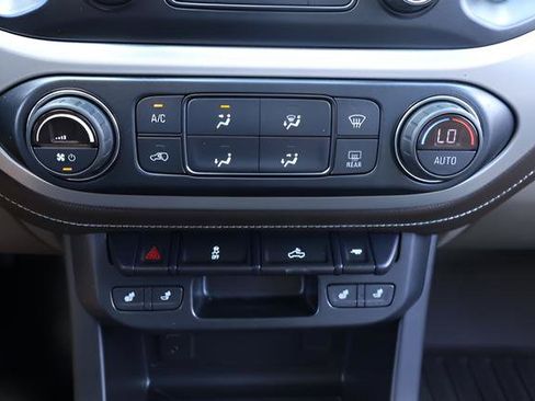 Used 2018 GMC Canyon SLT w/ Trailering Package RWD image 28